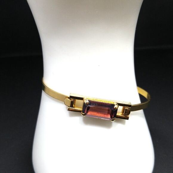 Vintage Avon Purple Faceted Glass Stone Gold Tone Hinged Bangle Bracelet 7" - Picture 3 of 8